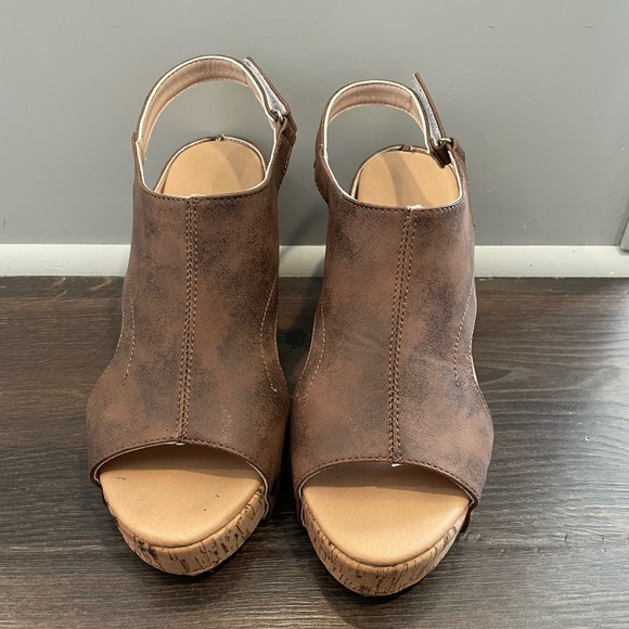 Women’s brown wedge sandals size 8.5 unbranded - Picture 5 of 7